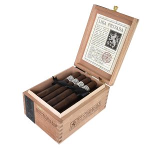 Liga Privada No. 9 Corona Viva 6 x 46 Box of 24