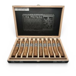 Liga Privada 10 Aniversario Robusto box open front